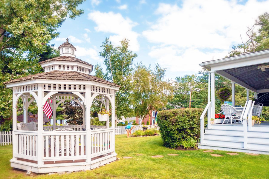 gazebo at Lakeview Inn